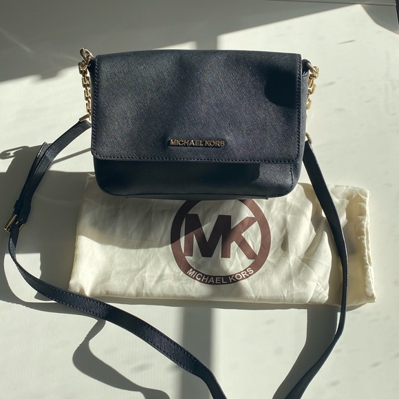 Michael Kors Handbag - Picture 1 of 9